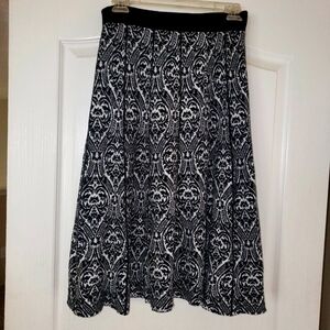 Elegant Black and White Patterned Skirt